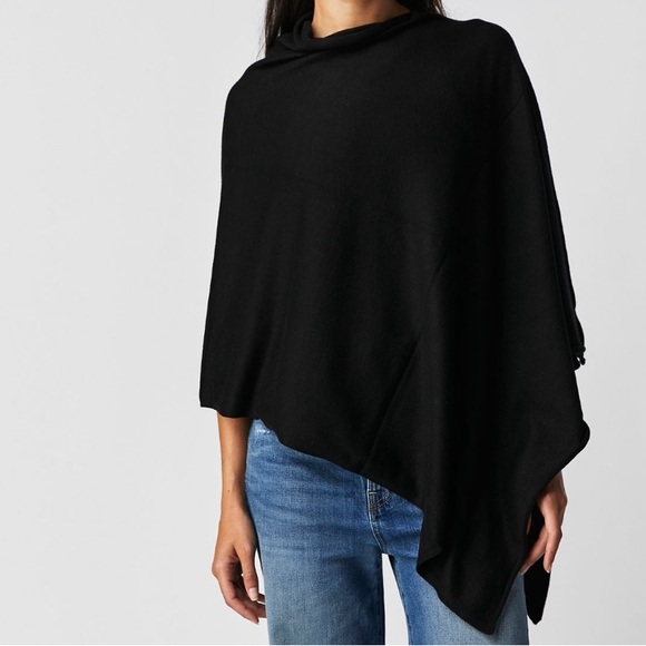 Free People Sweaters - NWT Sold out! Free People Simply Triangle Poncho
